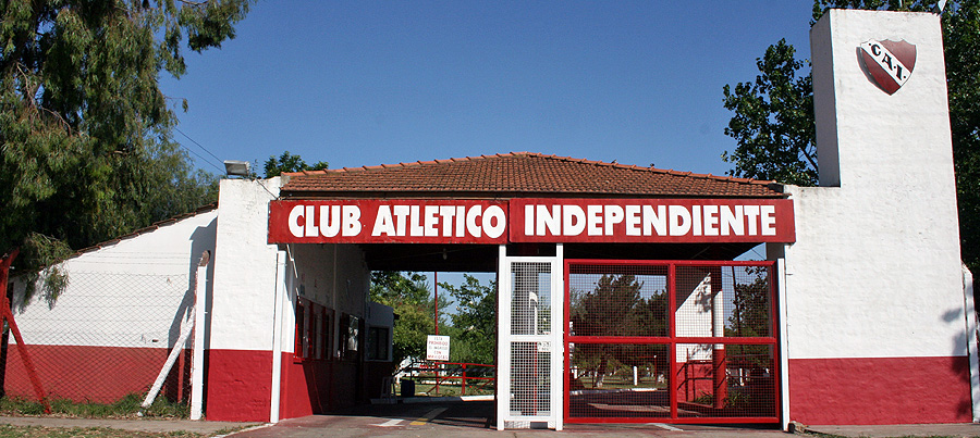 Fotos en Club Atlético Independiente - Sede Boyacá - Club deportivo en  Flores