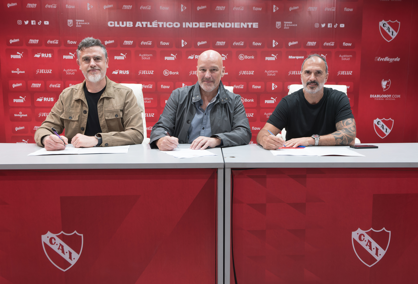 Independiente firma un acuerdo comercial con SportClub · INDEPENDIENTE